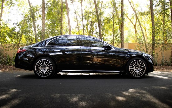 rent Mercedes E 200 in dubai UAE