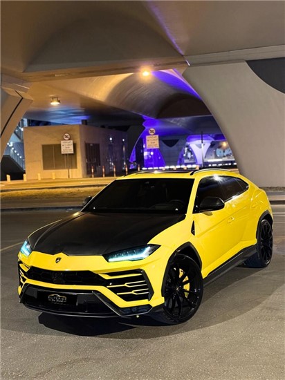 rent Lamborghini Urus (Two-Tone Yellow & Black) in dubai UAE